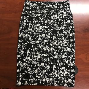 Black and White Floral Cassie Skirt